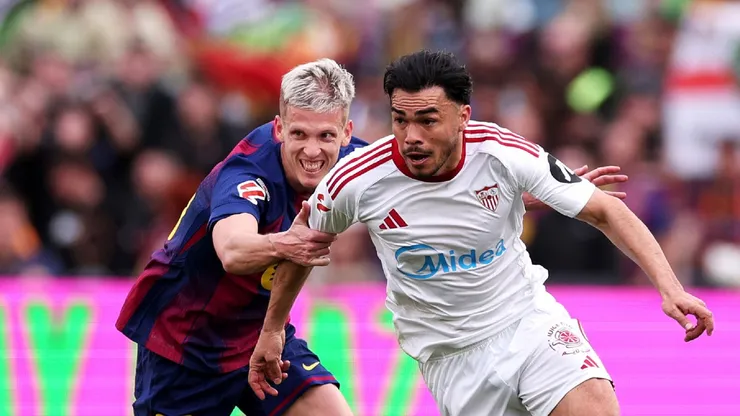 Gabriel Suazo aborda su presente en el Sevilla de España y lo compara con la presión que vivió en Colo Colo (Photo by David Ramirez/Soccrates/Getty Images)