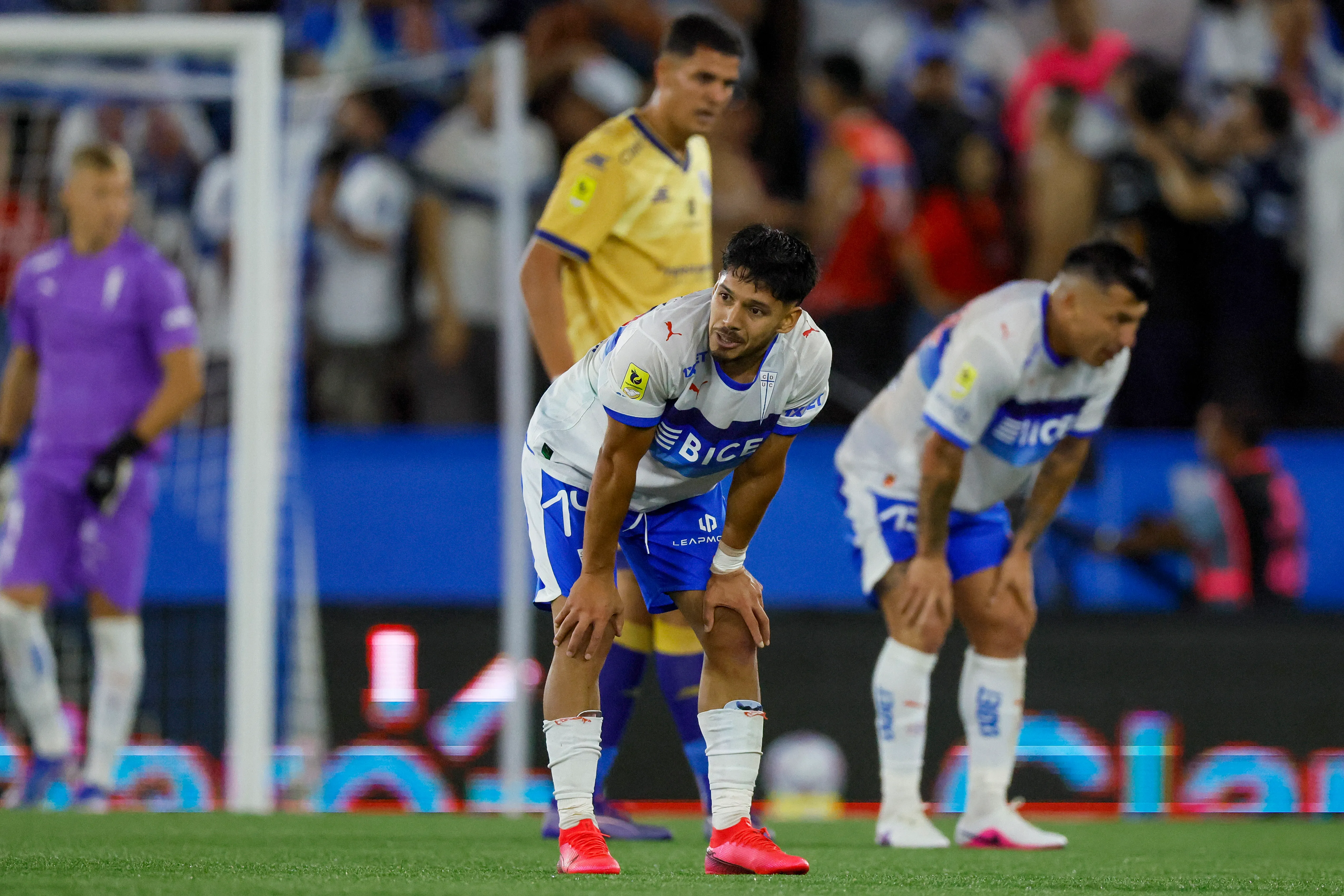 Jimmy Martínez entrenó con molestias