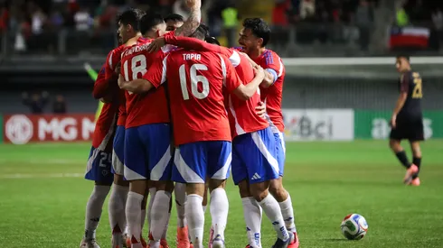 Este joven jugador de La Roja recibe elogios desde su división.