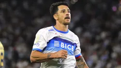 Fernando Zampedri festeja su gol en el empate 2-2 de la Universidad Católica ante Everton.