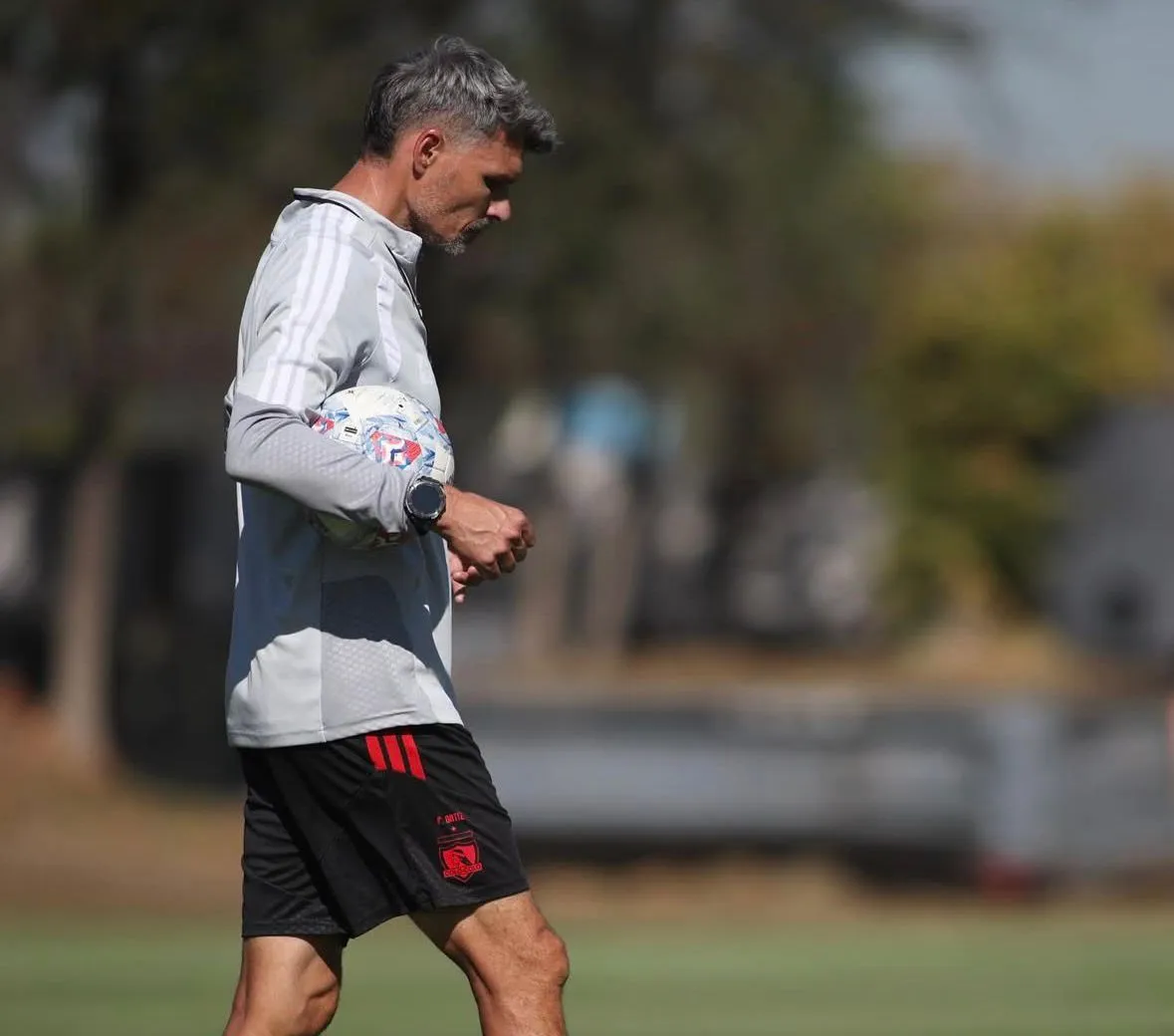 Fernando Ortiz hace cambios en el XI de Colo Colo para la Copa de la Liga. (Foto: @colocolooficial)