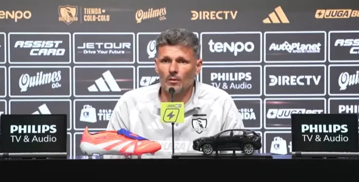 Fernando Ortiz en la conferencia de prensa de Colo Colo. (Foto: Captura)