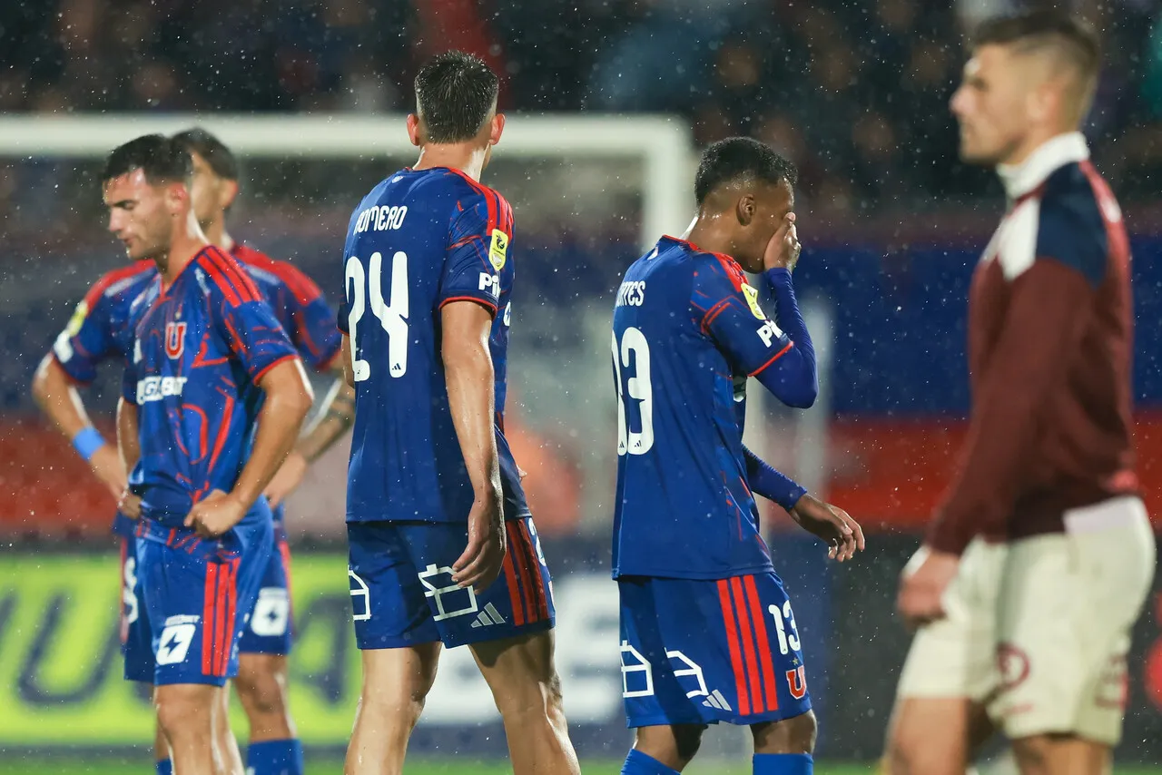El interinato de Jhon Valladares terminó con un triunfo y un amargo empate (Photosport).