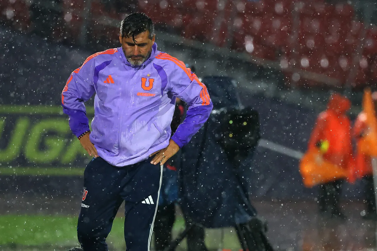 Valladares deja la banca y ahora asume Gago. | Foto: Photosport
