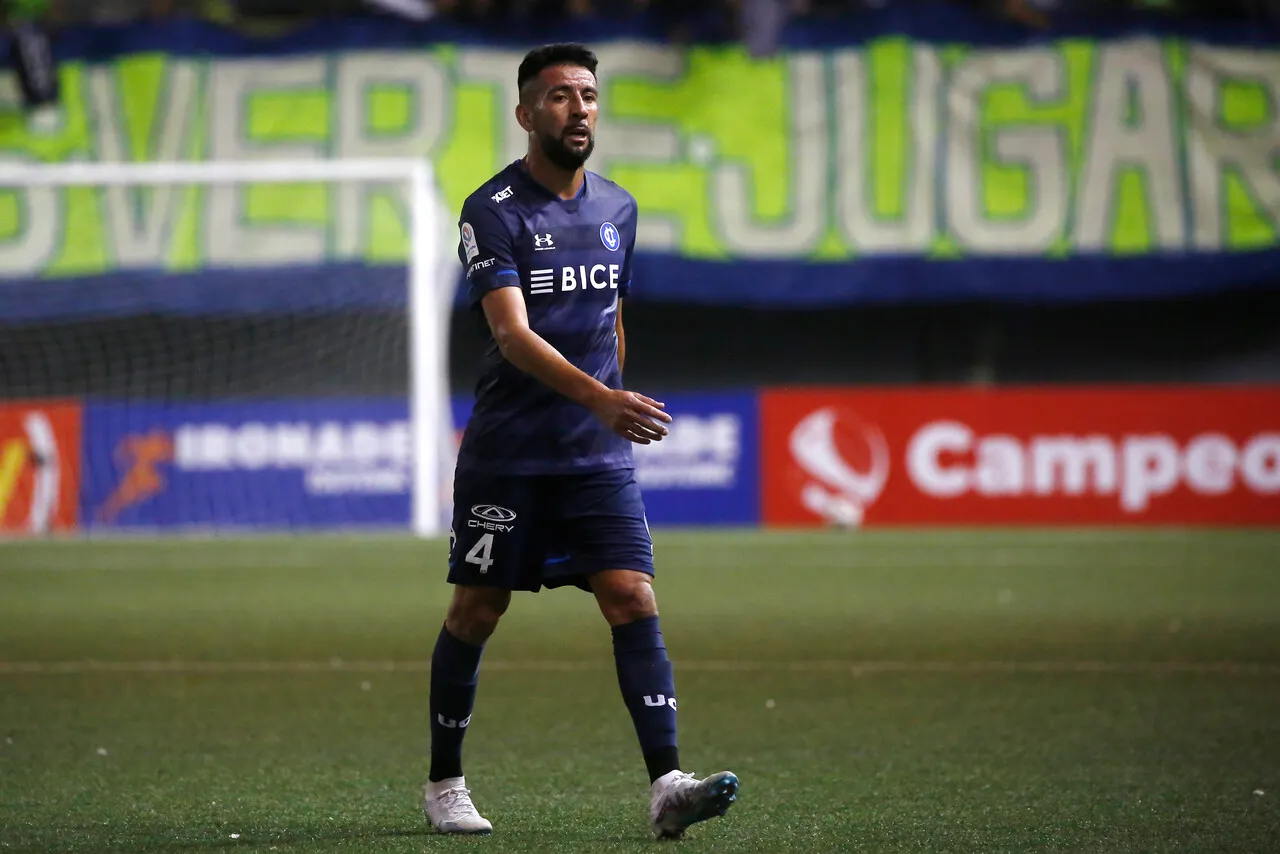 Isla no dejó buenas sensaciones en su paso por la UC. | Foto: Photosport