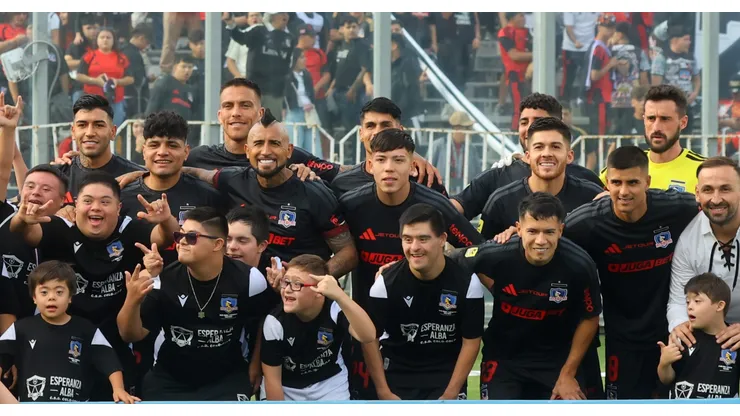 El rendimiento del futbolista albo se llenó de comentarios en redes.