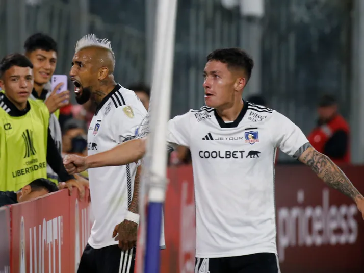 Vidal reacciona a las pifias a su ex compañero Zavala