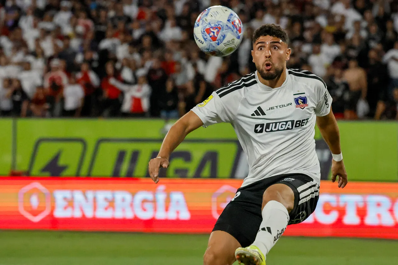 Paredes y su consejo a Romero en Colo Colo | Foto: Photosport