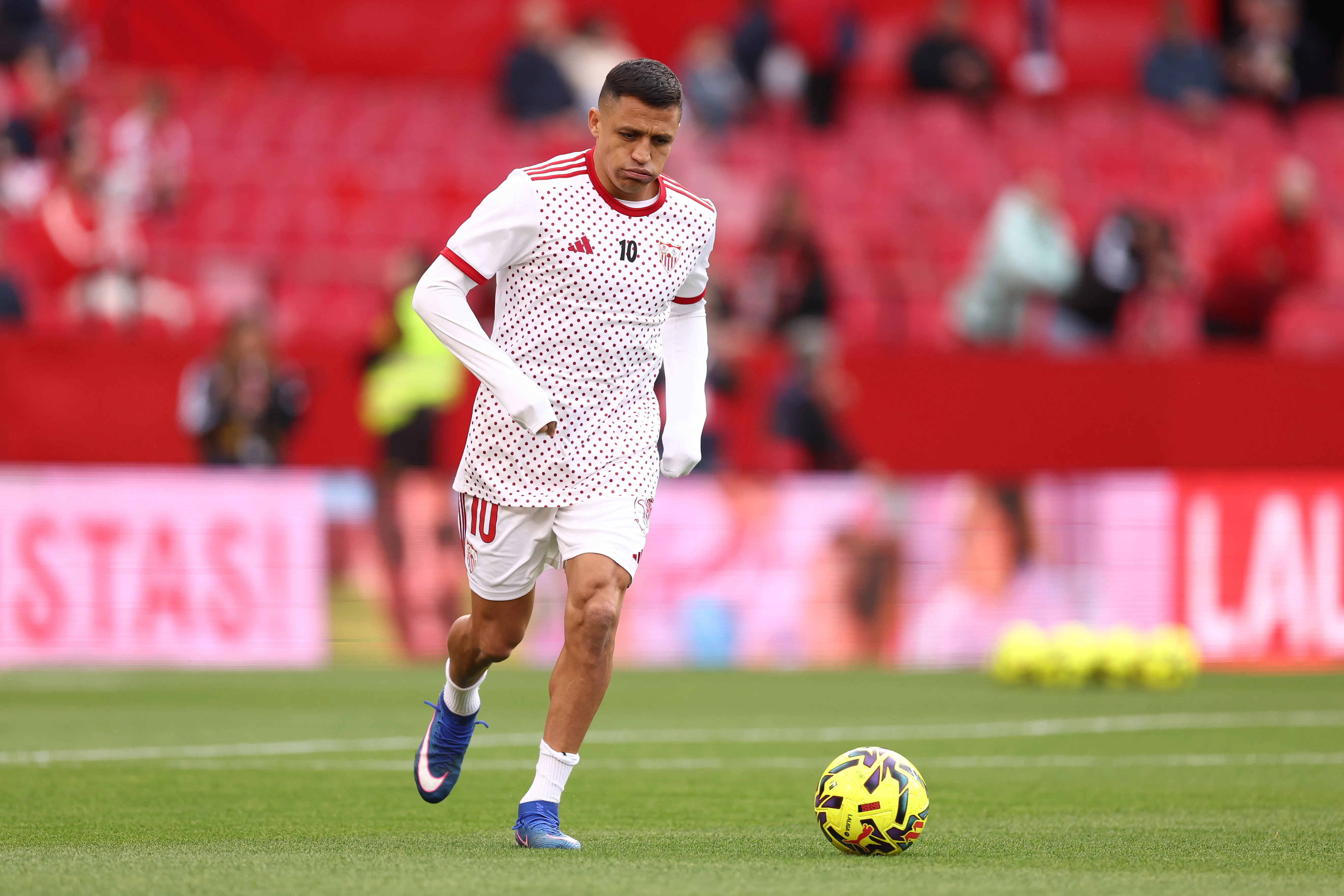Sánchez vive un complejo momento con el Sevilla | Foto: Getty Images