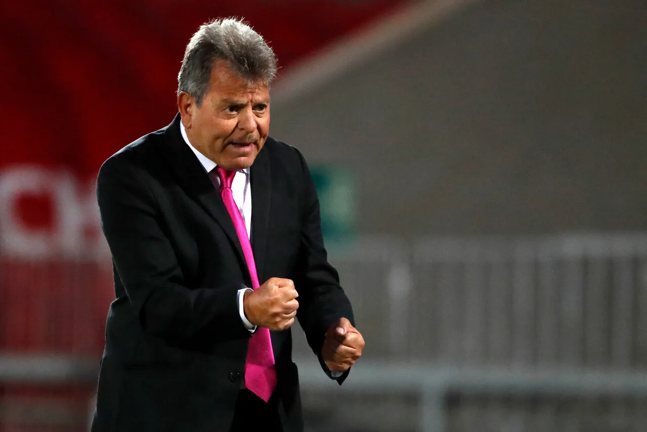 Jorge “Peineta” Garcés se saca el sombrero ante la hazaña del elenco Caturro en Copa Libertadores Sub 20 (Foto: Photosport)