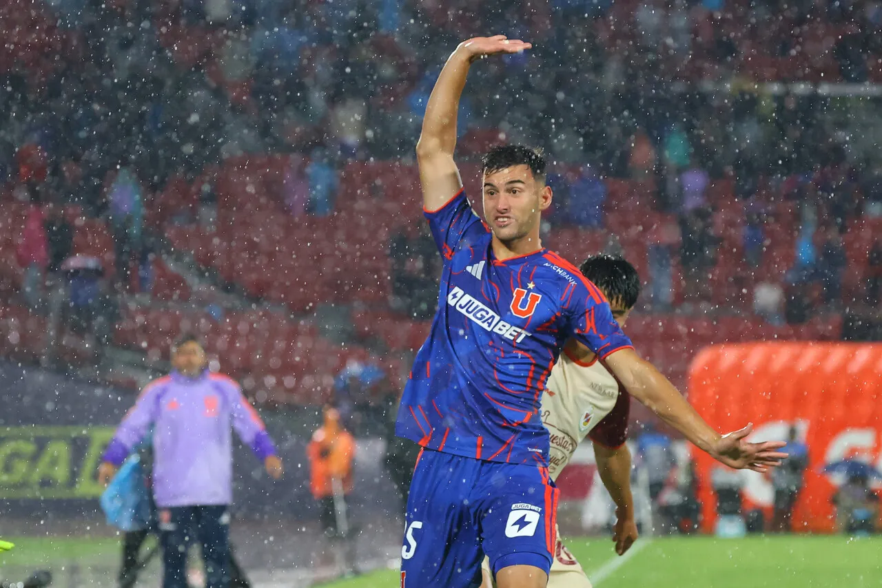 Caamaño asegura que Salomoni tiene los días contados en la U. | Foto: Photosport