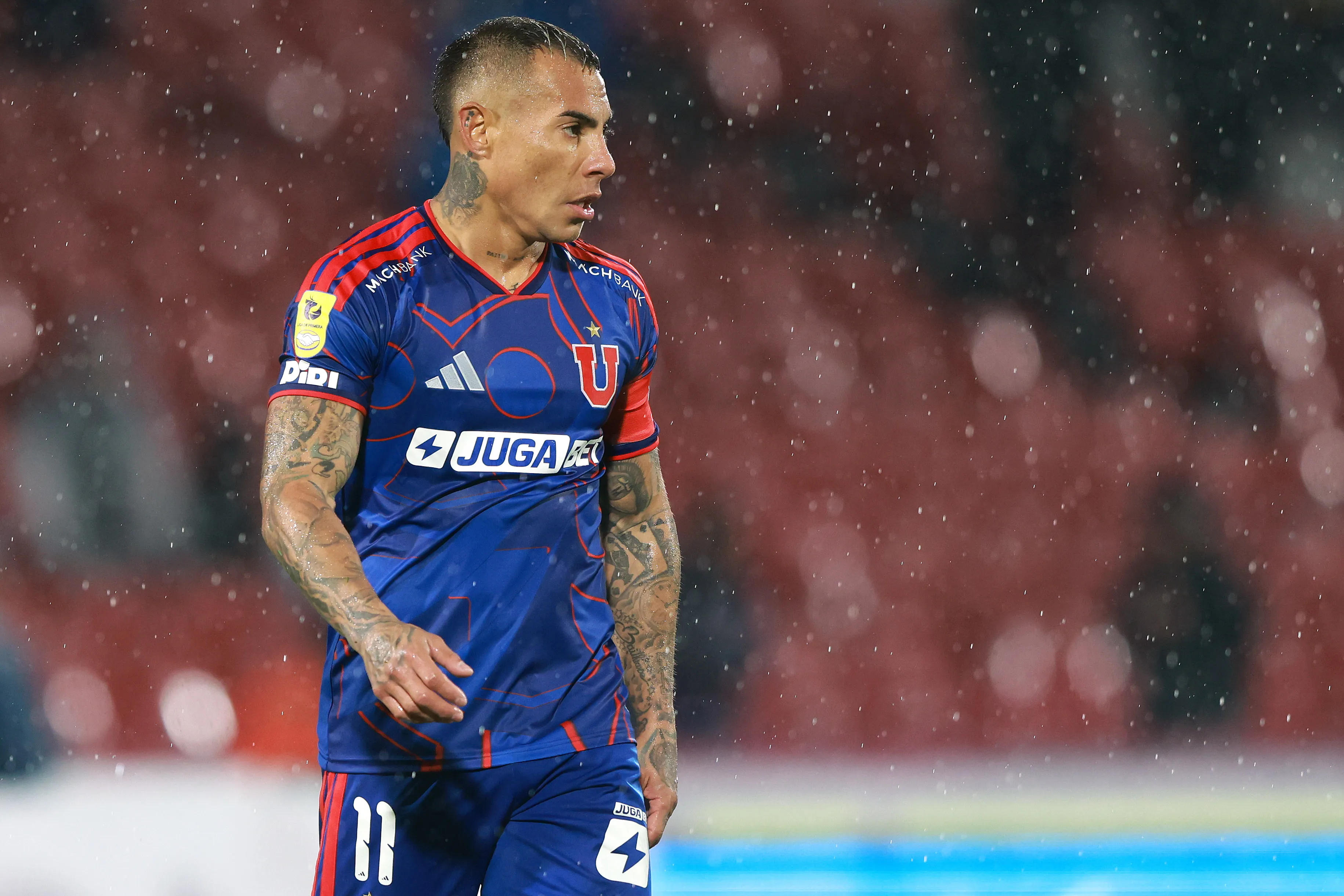 Nicolás Peric destacó a Eduardo Vargas en Universidad de Chile. (Imagen: Photosport)