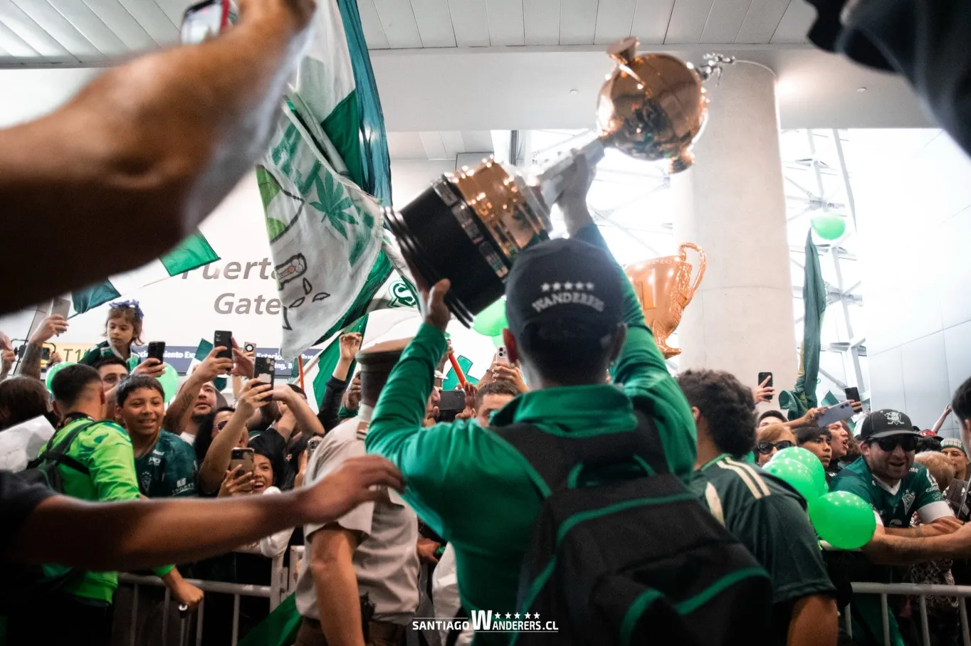País anti fútbol: Wanderers no podrá festejar con sus hinchas en Valparaíso