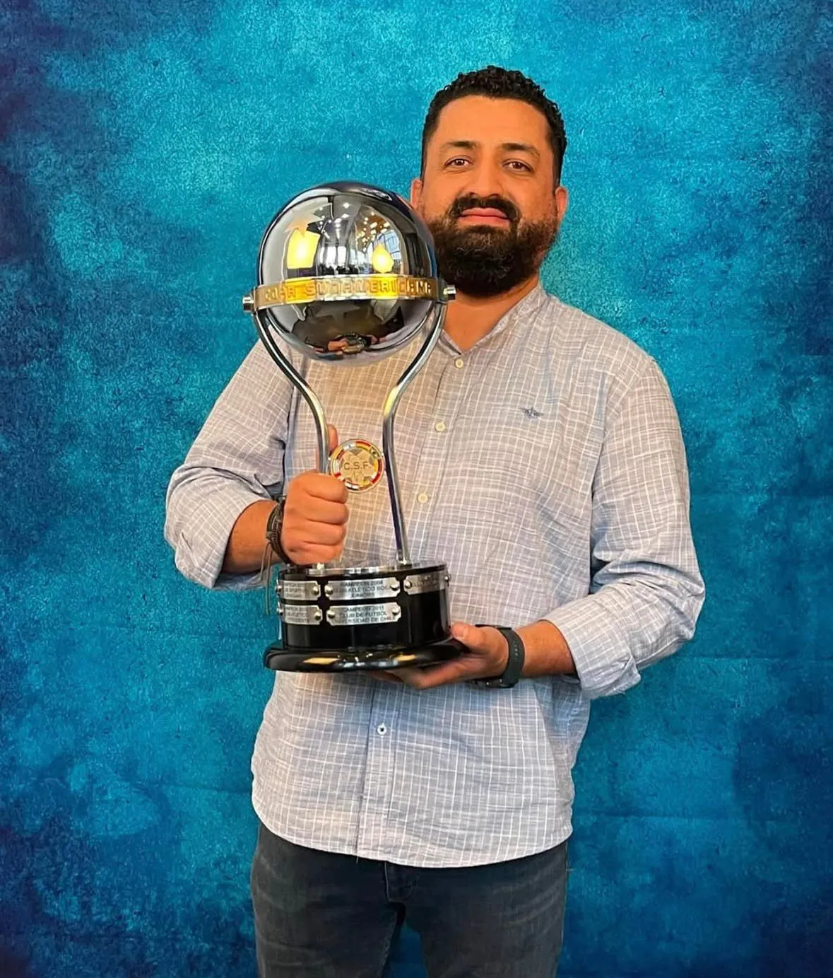 Aldo Marín es uno de los nueve directores de Azul Azul. (Foto. Instagram)