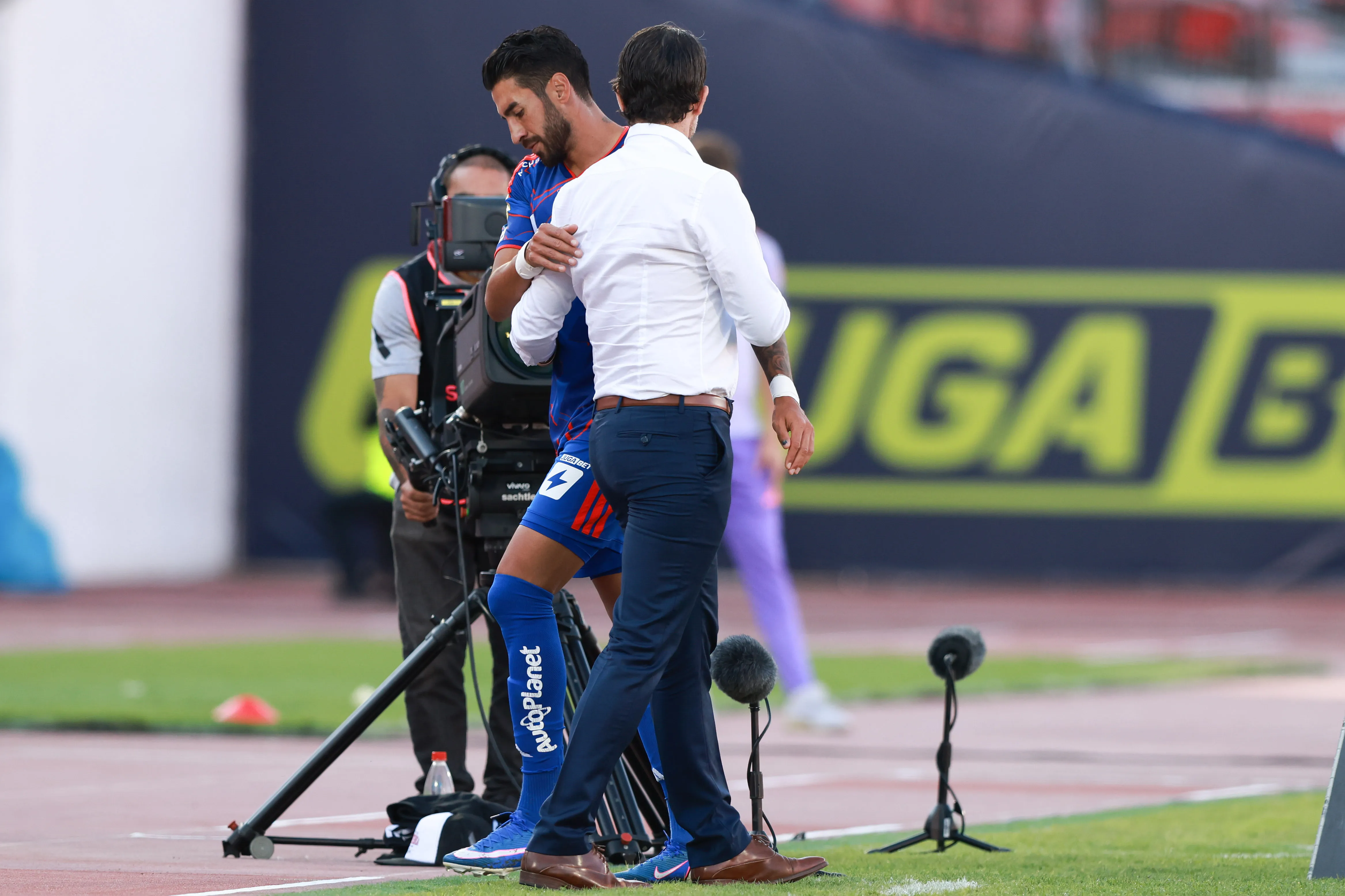 Juan Martín jugó ocho minutos y salió del campo de juego.