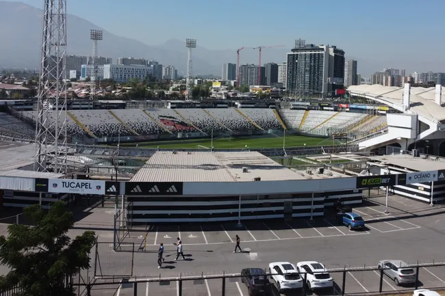 El Estadio Monumental espera por su remodelación. (Foto: Dragomir Yankovic/Photosport)
