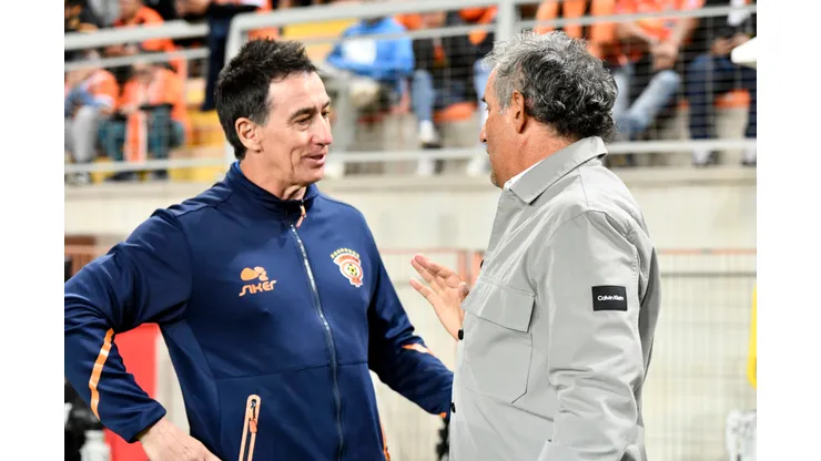 Miguel Ponce aparece como nuevo DT de un grande boliviano según la prensa altilplánica.