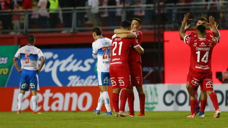El cuadro "Cruzado" se inclinó por la mínima ante los chillanejos en el Nelson Oyarzún. (Foto: Photosport)