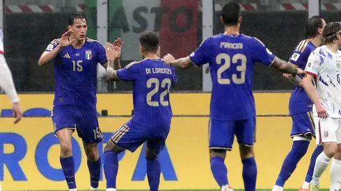 Italia va por un triunfo ante Irlanda del Norte.