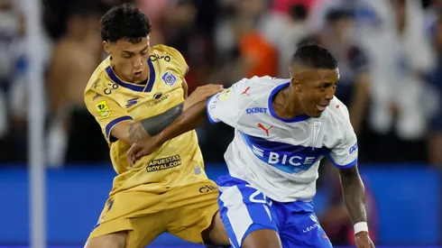 El empate entre la UC y Everton dejó una controversia.