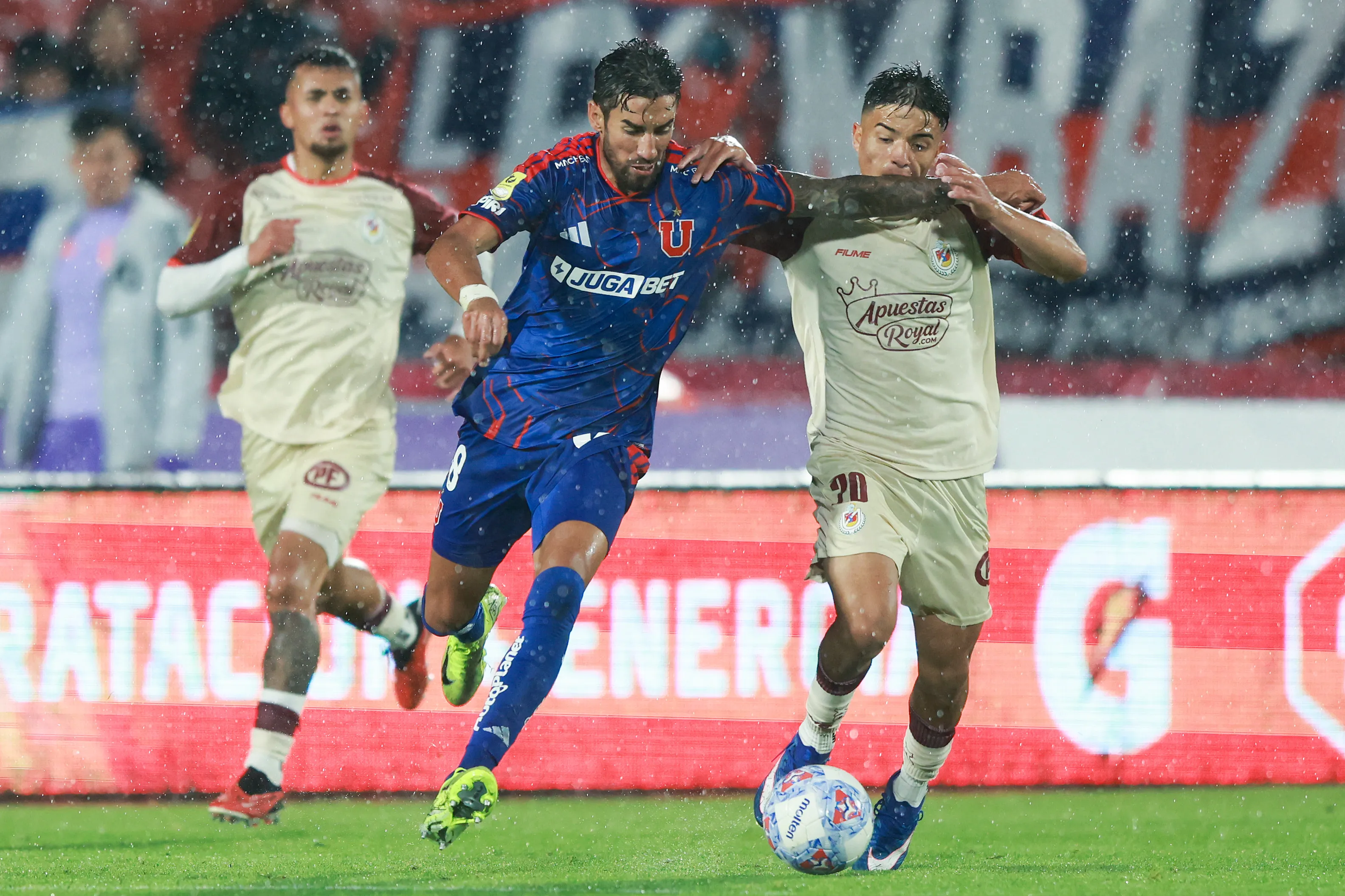 Juan Martín Lucero no la pasa bien en Universidad de Chile. (Imagen: Photosport)