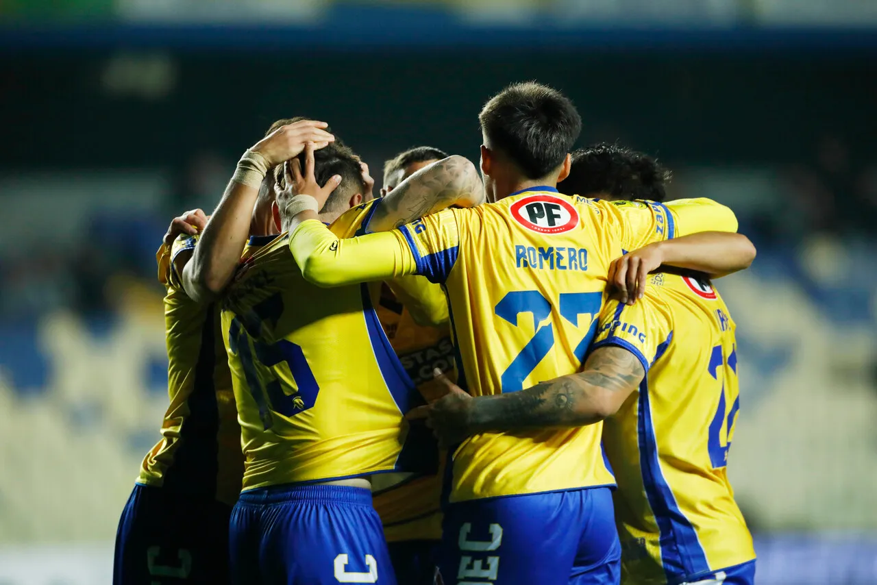 La U de Conce ganó en el sur y se ilusiona en la Copa de la Liga (Photosport).