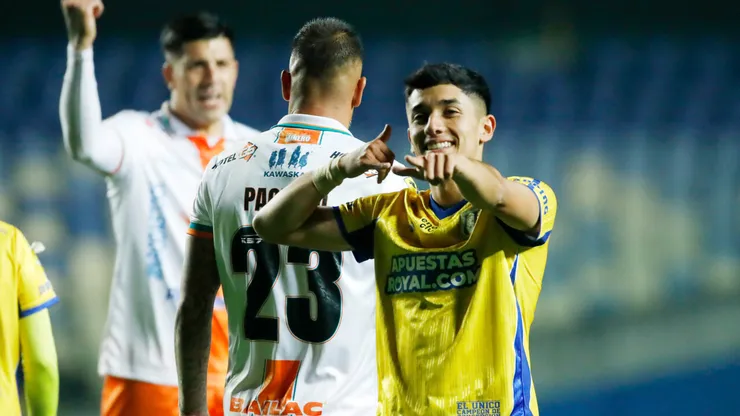 Jeison Fuentealba marcó un doblete en el triunfo del Campanil.