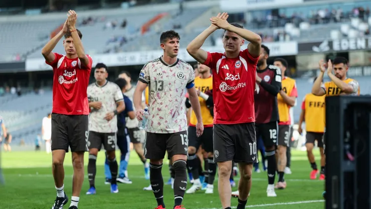 Herrera apunta a jugador en bajo nivel.