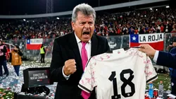 Jorge Garcés indignado por la nueva camiseta de Chile (Imagen creada por IA).