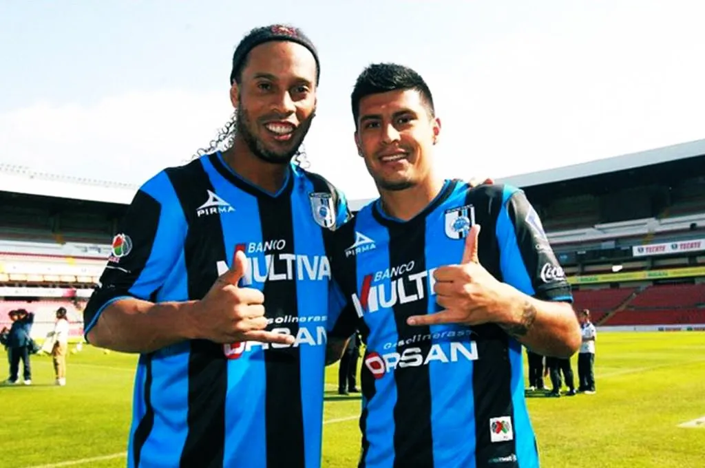 Patricio Rubio jugó con Ronaldinho en 2015
