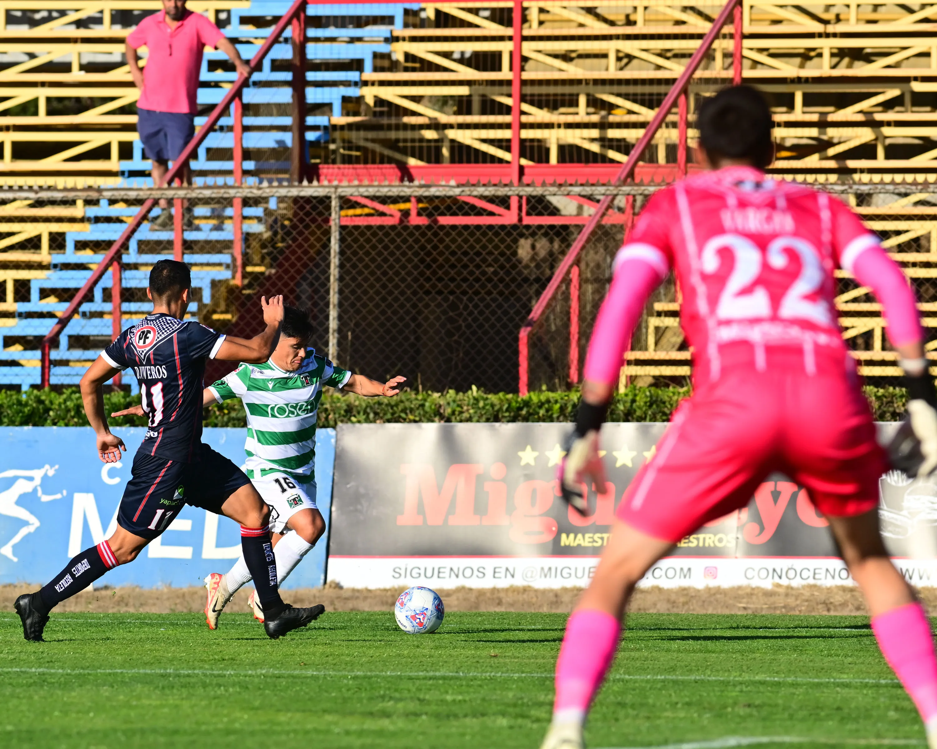 Deportes Temuco sorprende al puntero Deportes Recoleta