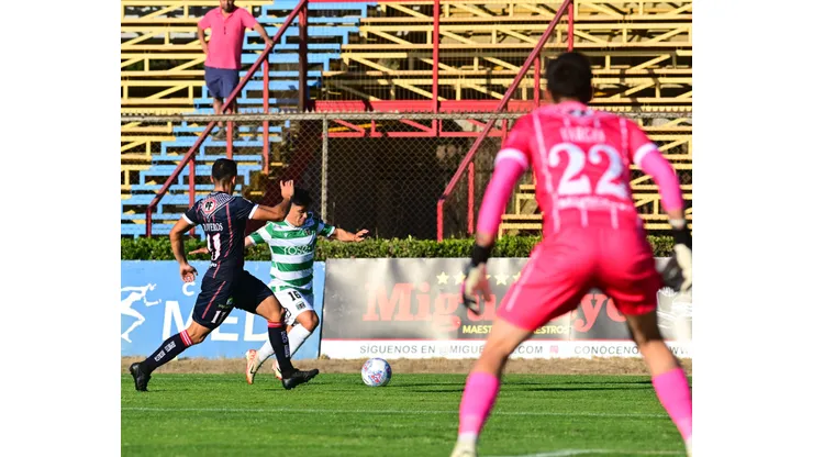 Deportes Temuco sorprende al puntero Deportes Recoleta