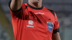 Conmebol designó los árbitros para los debuts de los equipos chilenos.