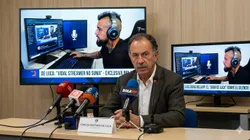 Carlos Gustavo De Luca le cae con todo a Arturo Vidal.