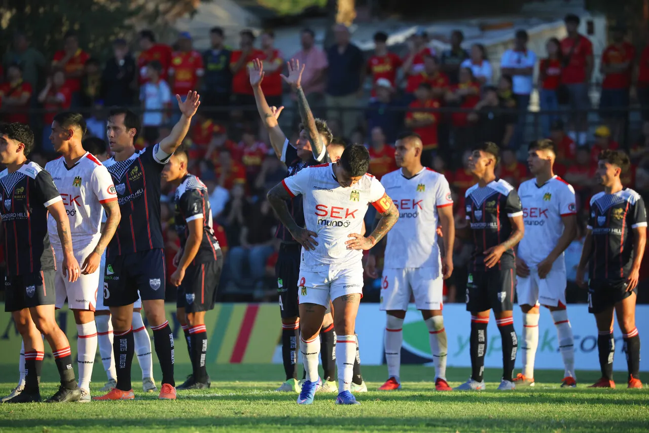 Unión Española no levanta cabeza en la Primera B. | Foto: Photosport