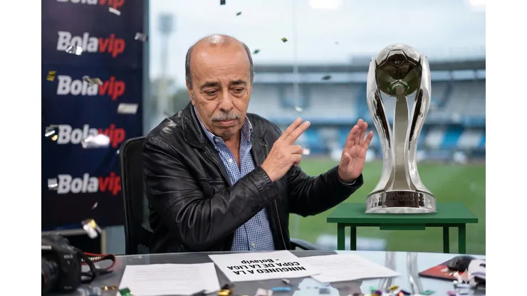 Tito Awad asegura que a la U sólo le debe interesar el Campeonato de la Liga.