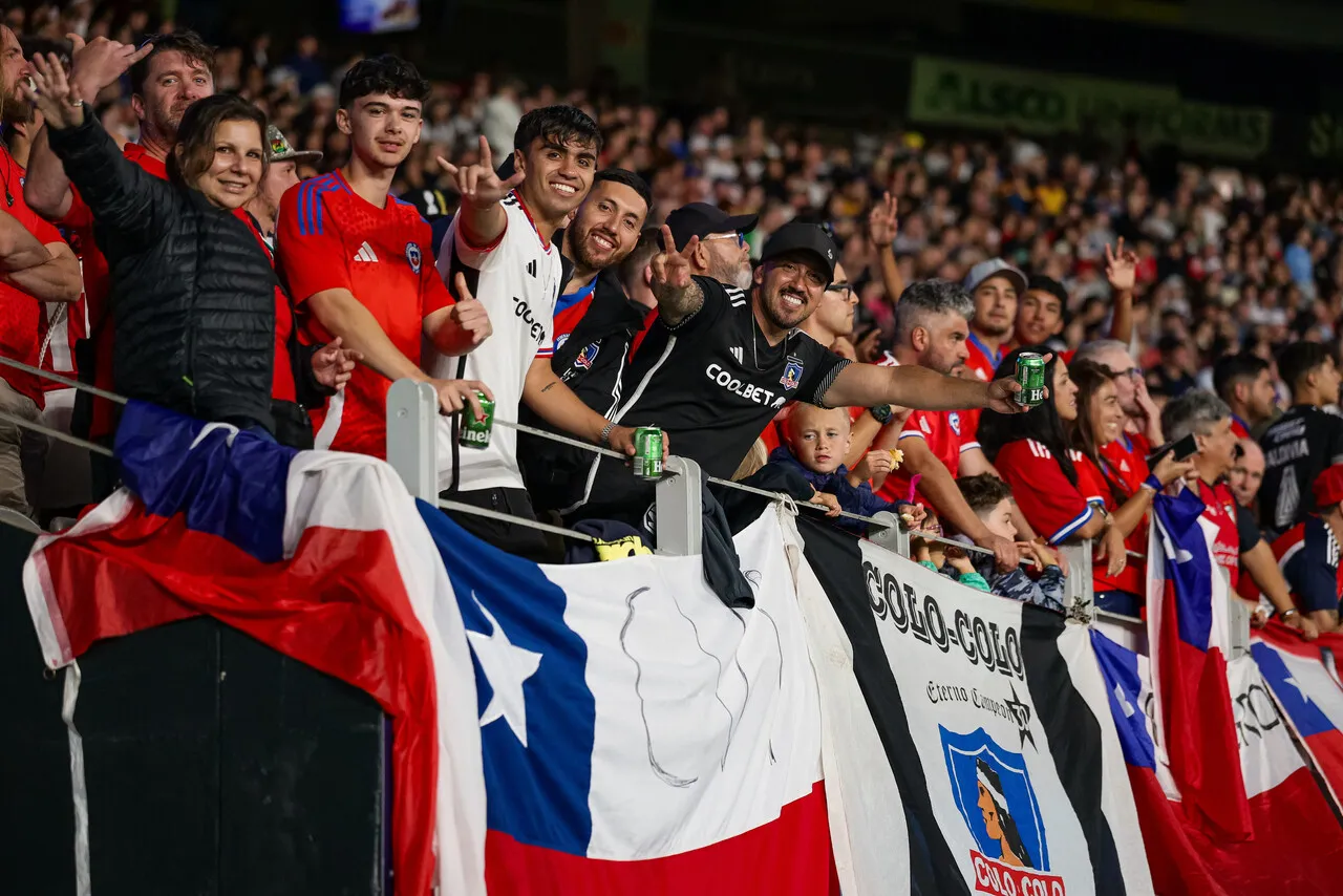 Mucho hincha chileno en Nueva Zelanda. | Foto: Photosport