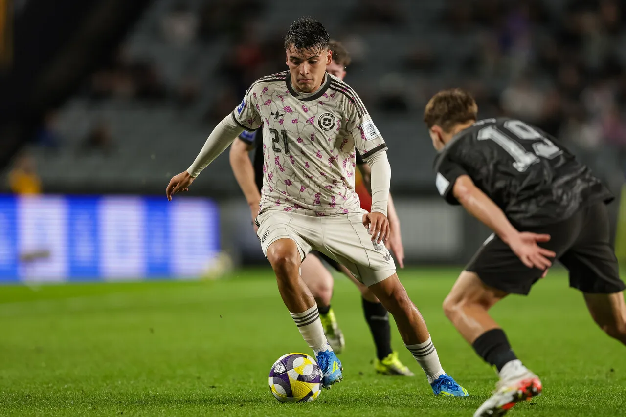 Yáñez reclamó por el puesto de Ian Garguez. | Foto: Photosport