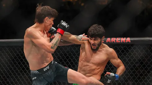 Sigue la indignación por polémica arbitral en la pelea de "La Jaula" Bahamondes (Photo by Mat Hayward/Getty Images)