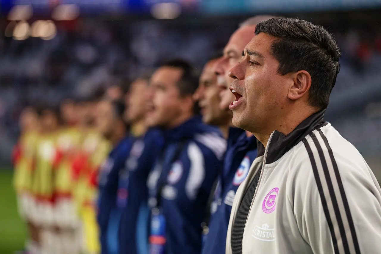 Para Peric, Córdova no debe seguir siendo el DT de Chile. | Foto: Photosport