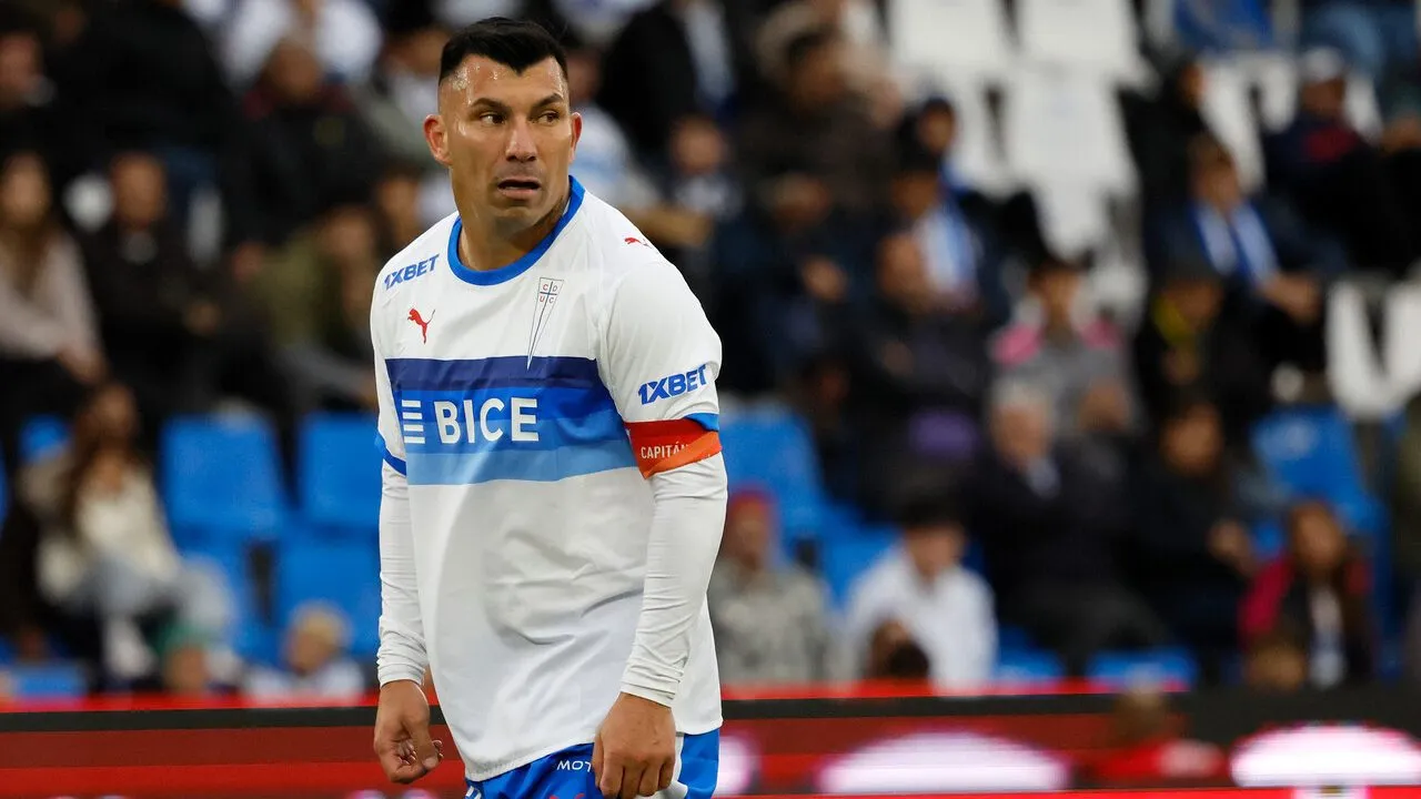 Gary Medel encabeza la larga lista de bajas de la UC para disputar la segunda jornada de la fase grupal de Copa Libertadores. (Foto: Photosport)