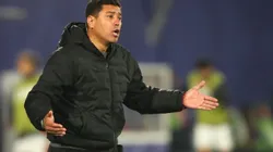 Marcos González le cae con un garrote a Nicolás Córdova