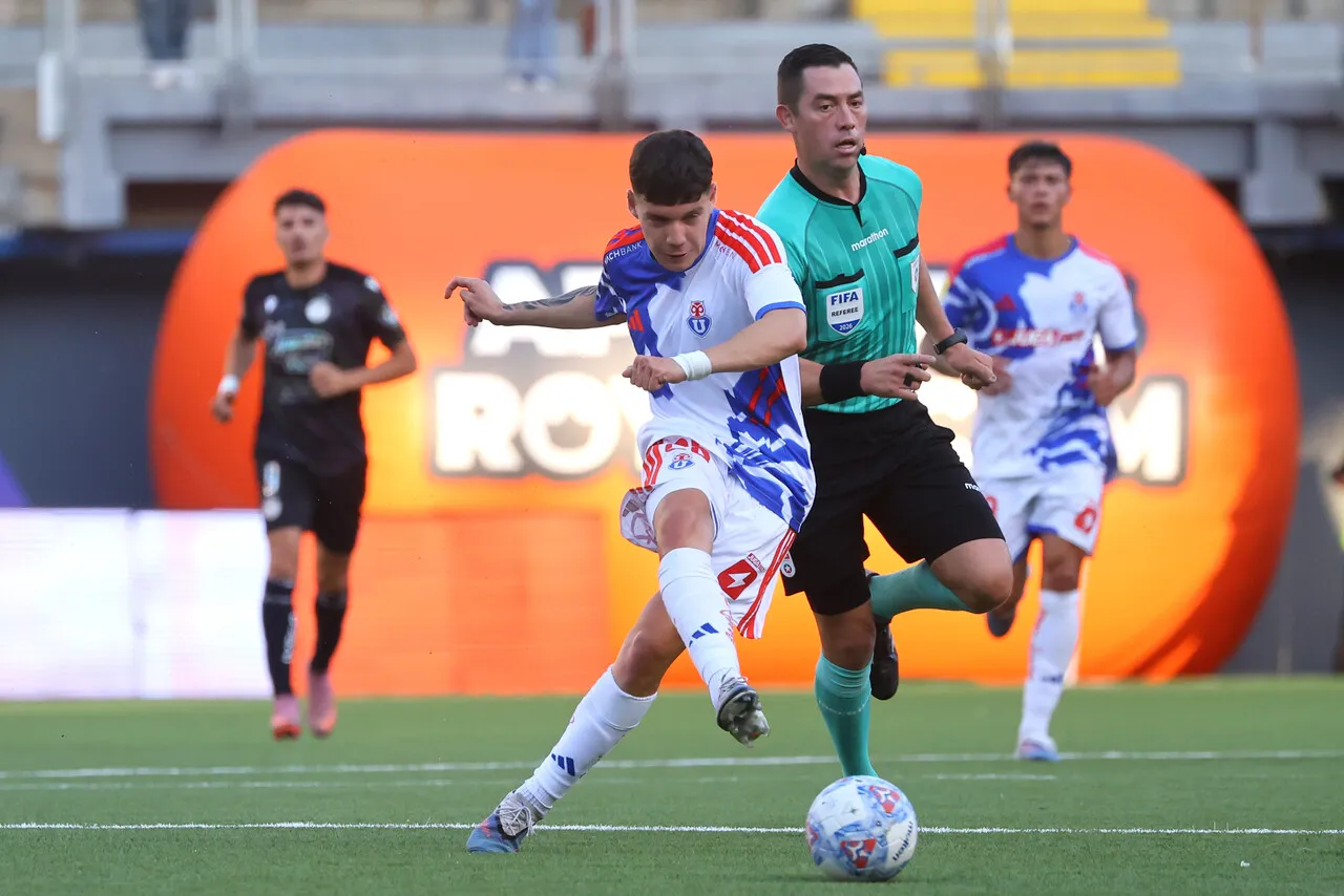 Arce hizo un partidazo en la U. | Foto: Photosport