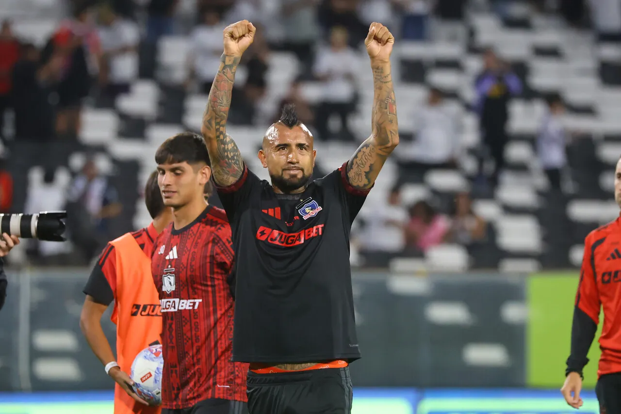 Vidal feliz por un nuevo triunfo Albo | Foto: Photosport