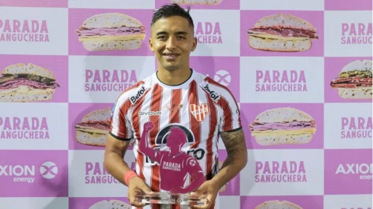 Nicolás Guerra recibe su primer gran reconocimiento en Argentina