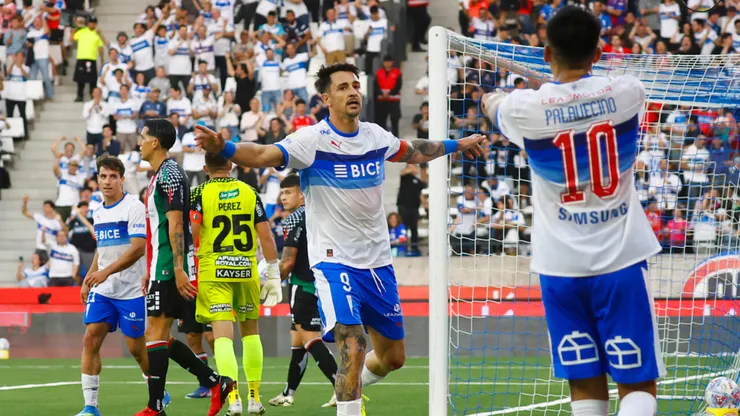 ¡La UC goleó a Palestino y se encumbra en el torneo!