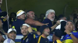 Rafael Di Zeo, de pelo blanco, el peligroso jefe de barra de Boca Juniors.