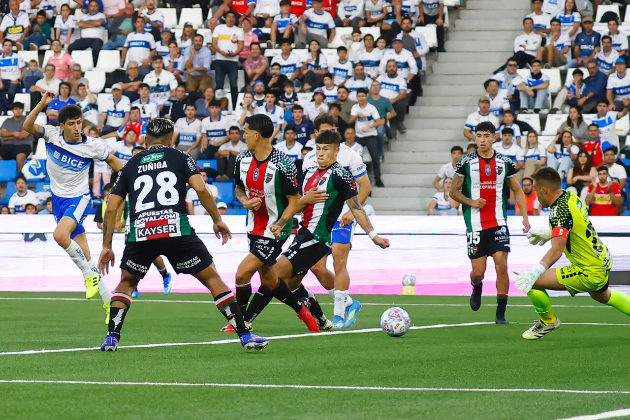 Palestino fue humillado por la UC. | Foto: Photosport