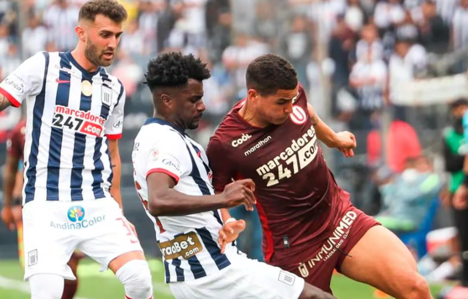Alianza Lima y Universitario se miden este sábado en la capital peruana