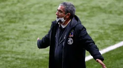 Jara aconseja a Ortiz.